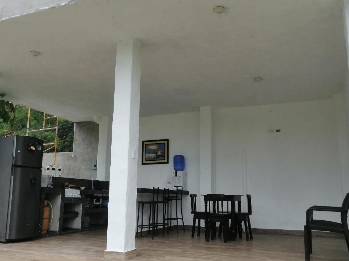 Palmendros Hosteria มอนตาญิตาร์ ภายนอก รูปภาพ