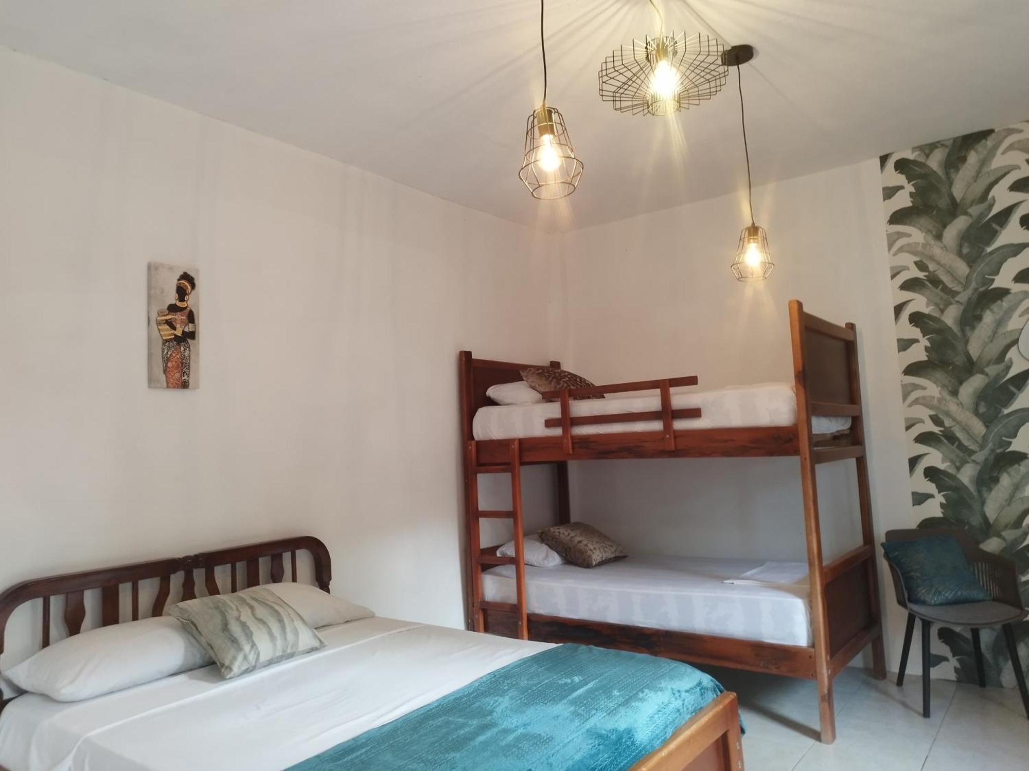 Palmendros Hosteria มอนตาญิตาร์ ภายนอก รูปภาพ