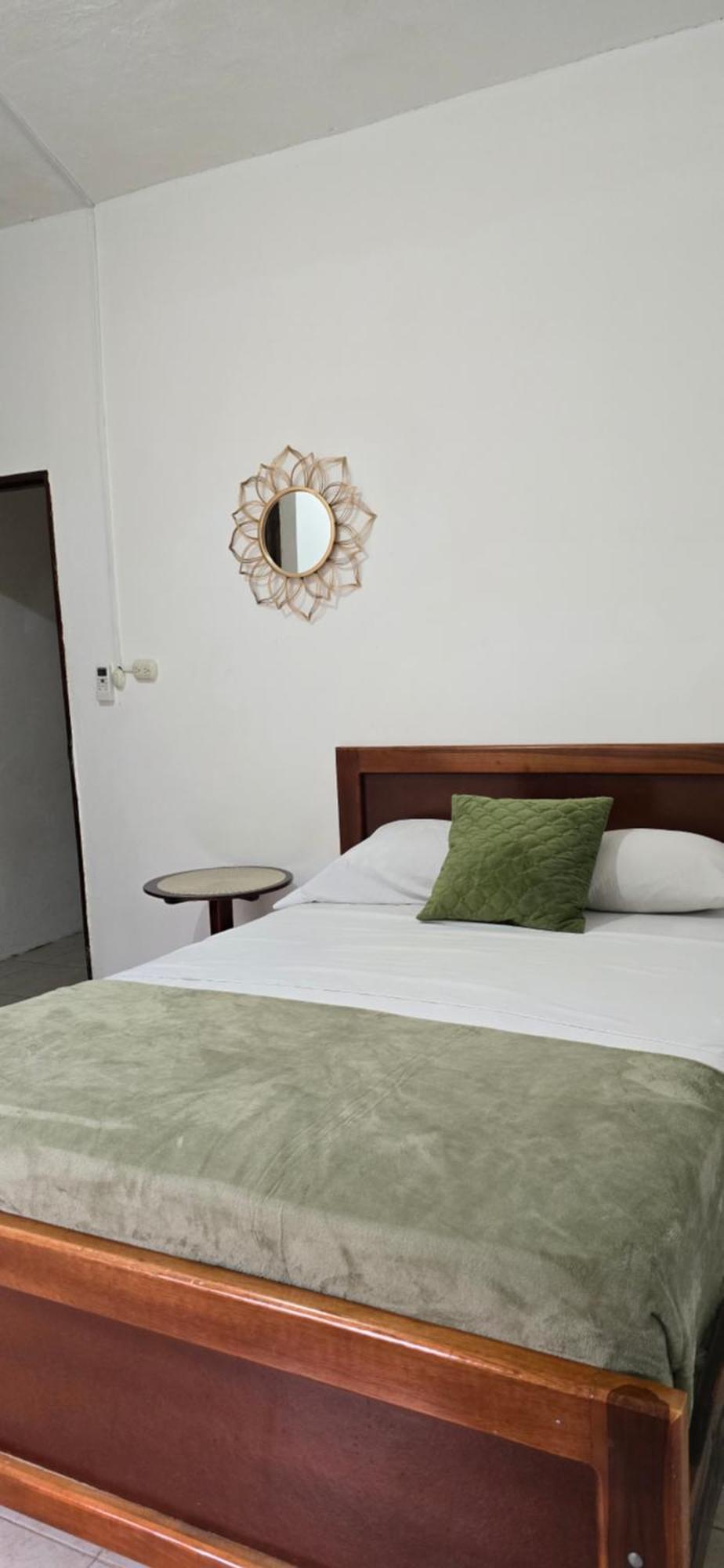 Palmendros Hosteria มอนตาญิตาร์ ภายนอก รูปภาพ