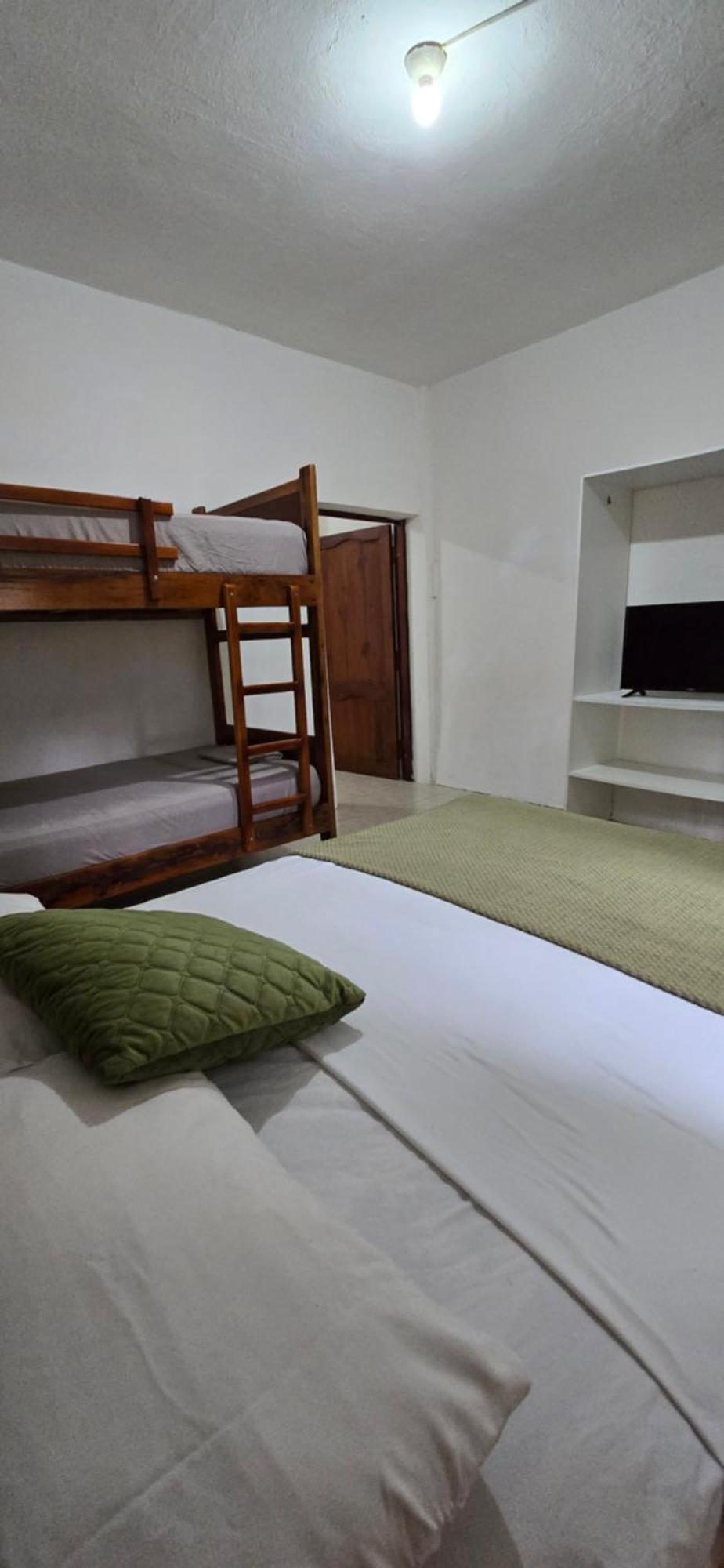 Palmendros Hosteria มอนตาญิตาร์ ภายนอก รูปภาพ